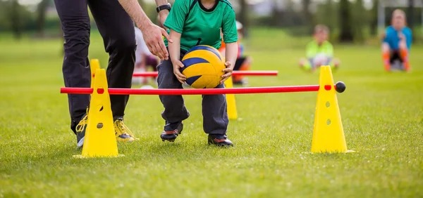 莫雷托：米兰和迈尼昂达成协议后搁置续约，球员接近离队