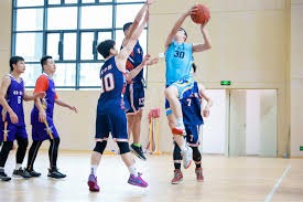 库里正式超越乔丹，勇士却惨遭老鹰痛击，科尔赛后依旧强硬回避责任